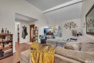 Photo #6: 240009575 Listing