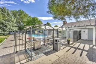 Photo #3: 240009590 Listing