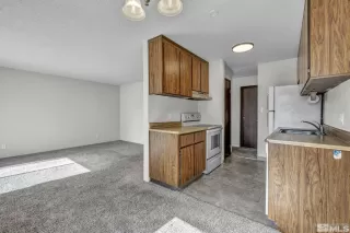 Photo #4: 240009590 Listing