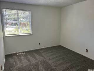 Photo #4: 240009653 Listing