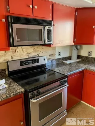 Photo #5: 240009836 Listing