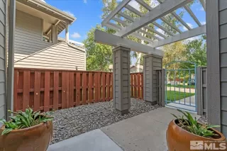 Photo #4: 240009865 Listing