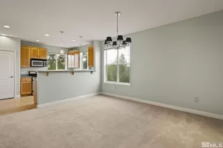 Photo #5: 240009912 Listing