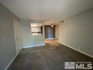 Photo #4: 240009970 Listing