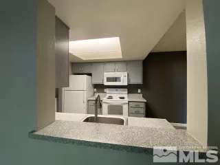 Photo #6: 240009970 Listing