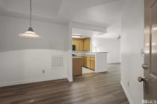 Photo #3: 240010128 Listing