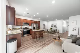 Photo #4: 240010134 Listing 