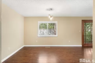 Photo #6: 240010143 Listing