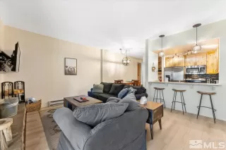 Photo #4: 240010382 Listing