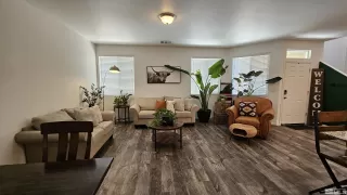 Photo #5: 240010394 Listing