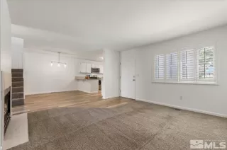 Photo #3: 240010471 Listing 