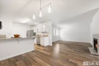 Photo #4: 240010471 Listing 