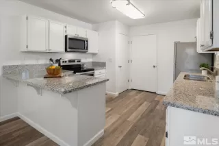 Photo #5: 240010471 Listing 