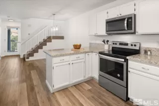 Photo #6: 240010471 Listing 