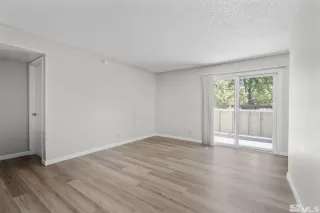 Photo #5: 240010483 Listing