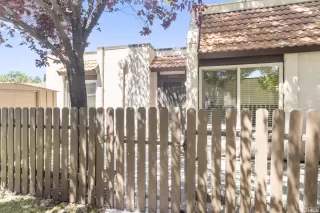 Photo #3: 240010528 Listing