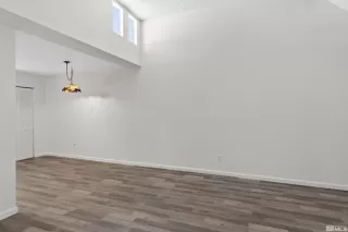 Photo #5: 240010528 Listing