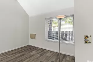 Photo #6: 240010528 Listing