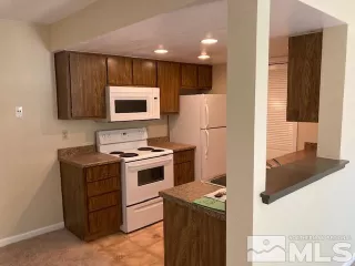 Photo #3: 240010563 Listing