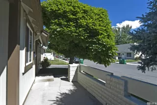 Photo #2: 240010566 Listing