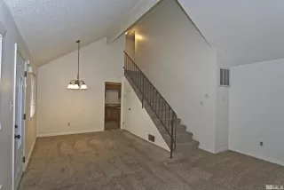 Photo #6: 240010566 Listing