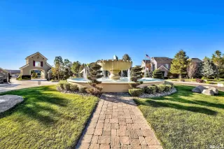 Photo #3: 240010609 Listing