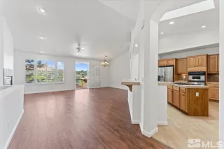 Photo #6: 240010672 Listing