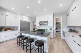 Photo #6: 240010749 Listing