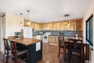 Photo #2: 240010807 Listing 