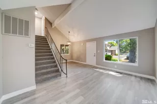 Photo #5: 240010826 Listing