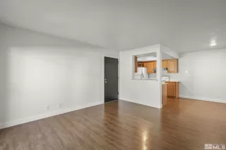 Photo #3: 240010845 Listing