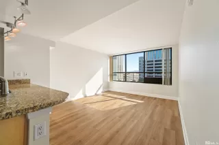 Photo #3: 240010873 Listing