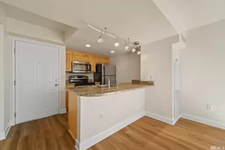 Photo #5: 240010873 Listing