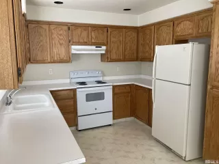 Photo #2: 240010906 Listing