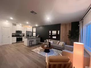 Photo #2: 240010953 Listing 