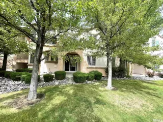 Photo #2: 240010979 Listing