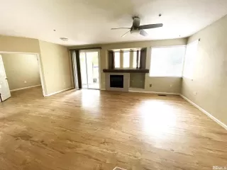 Photo #6: 240010979 Listing