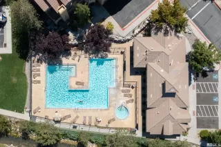 Photo #4: 240011109 Listing