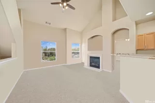 Photo #5: 240011109 Listing