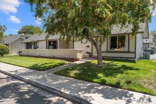 Photo #1: 240011135 Listing