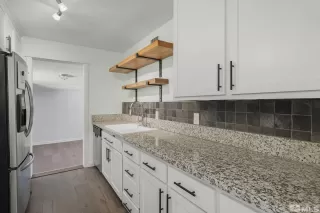 Photo #6: 240011142 Listing