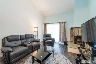 Photo #2: 240011372 Listing 