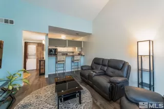 Photo #3: 240011372 Listing 