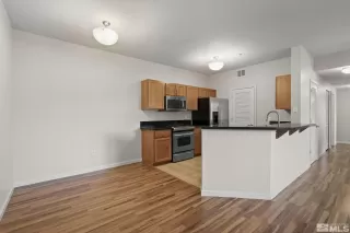 Photo #3: 240011462 Listing