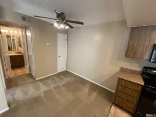 Photo #5: 240011540 Listing