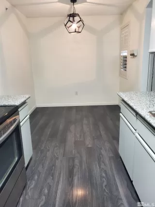 Photo #3: 240011644 Listing