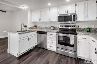 Photo #6: 240011810 Listing