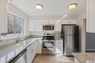 Photo #1: 240011833 Listing 