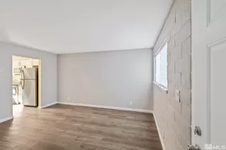 Photo #4: 240011833 Listing 