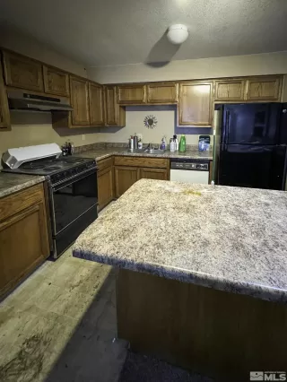 Photo #3: 240011877 Listing 